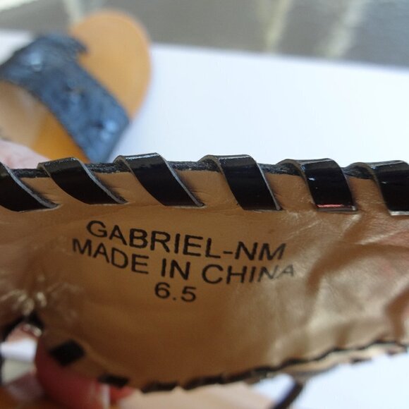 Neiman Marcus Gabriel  women's black sandals 6 &1/2 , lace stitching, classy, - Picture 5 of 7